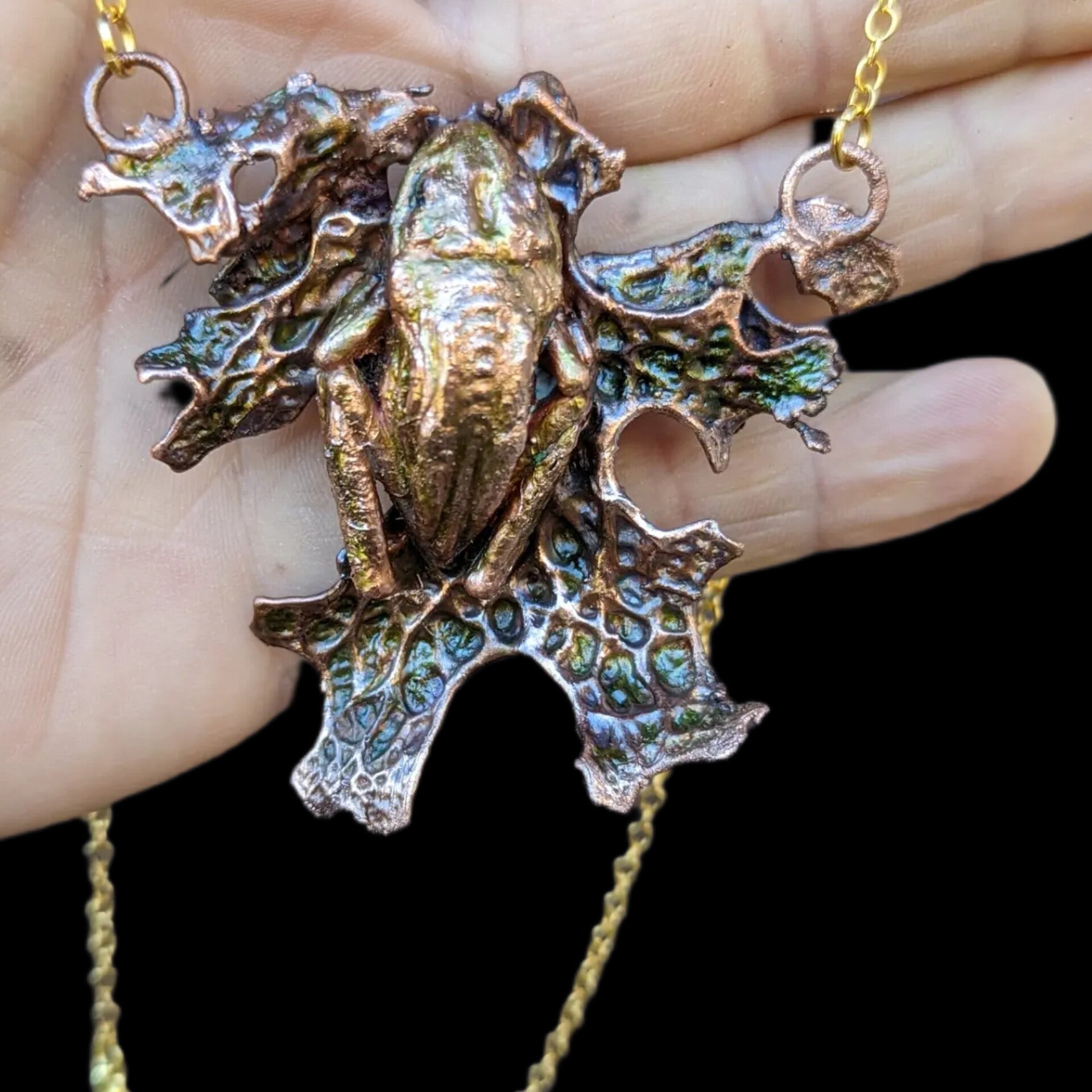 Tree frog on Tree lung lichen